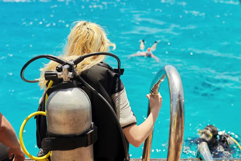 Hurghada: Excursión en barco de buceo y snorkel con almuerzo y bebidas