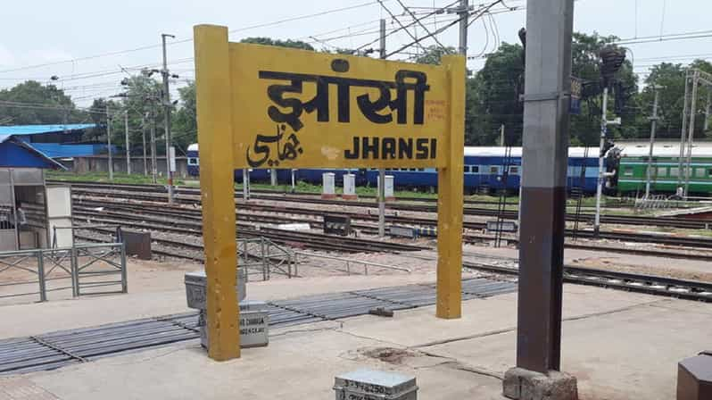 Traslado de ida de Khajuraho a la estación de tren de Jhansi