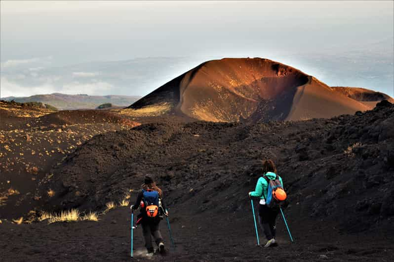 Excursión al Etna por la mañana o al atardecer y visita a la cueva de lava