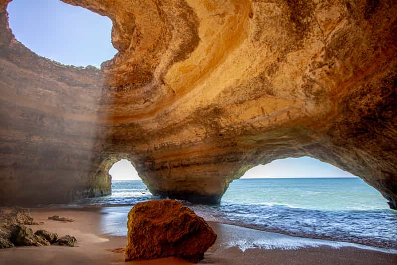 Benagil: Excursión en Kayak por las Playas y Cuevas Marinas