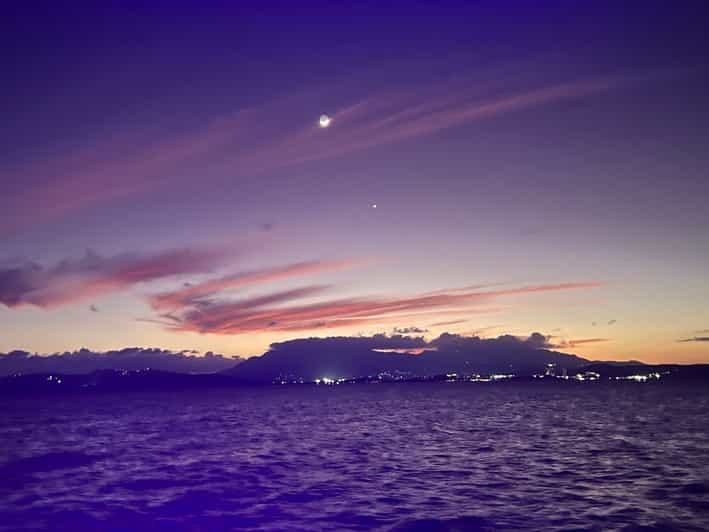 Crucero al atardecer con aperitivo y bebidas