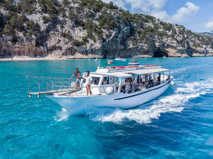 Cala Gonone: Excursión en barco por el Golfo de Orosei con aperitivo