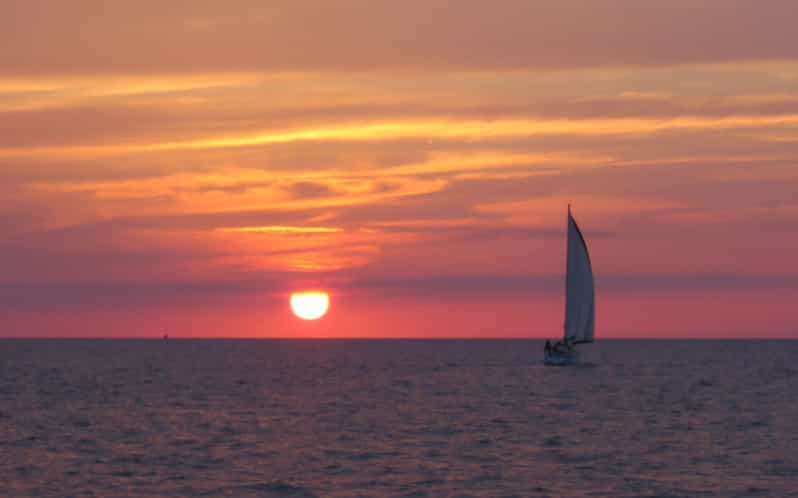 Excursión en velero al atardecer en Menorca