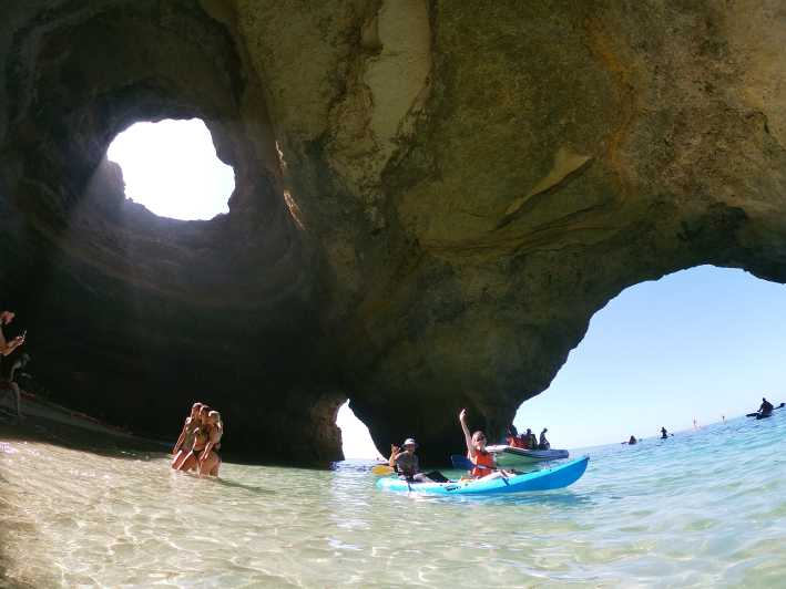 Desde la Playa de Benagil Excursión Guiada en Kayak por la Cueva de Benagil