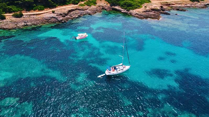 Alghero: Excursión en velero por la bahía de Porto Conte con almuerzo