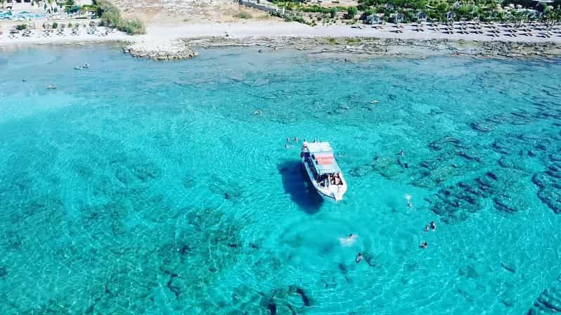 Lindos: Excursión en barco con fondo de cristal y parada para bucear en Navarone