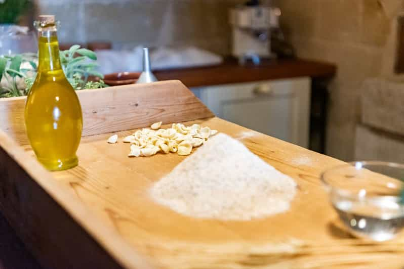 Matera: Taller de Pasta y Comida Campesina en la Cueva