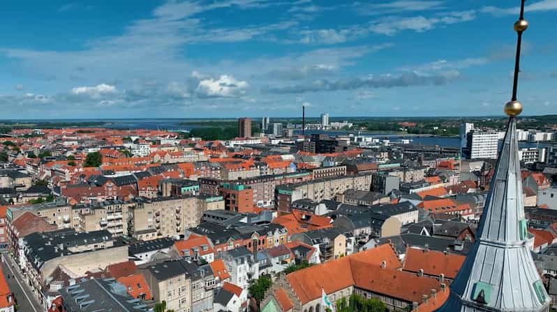 Aalborg: Paseo histórico autoguiado con audio