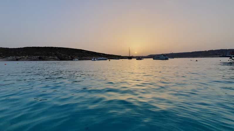 Excursión de 2 horas al atardecer en la isla de Comino