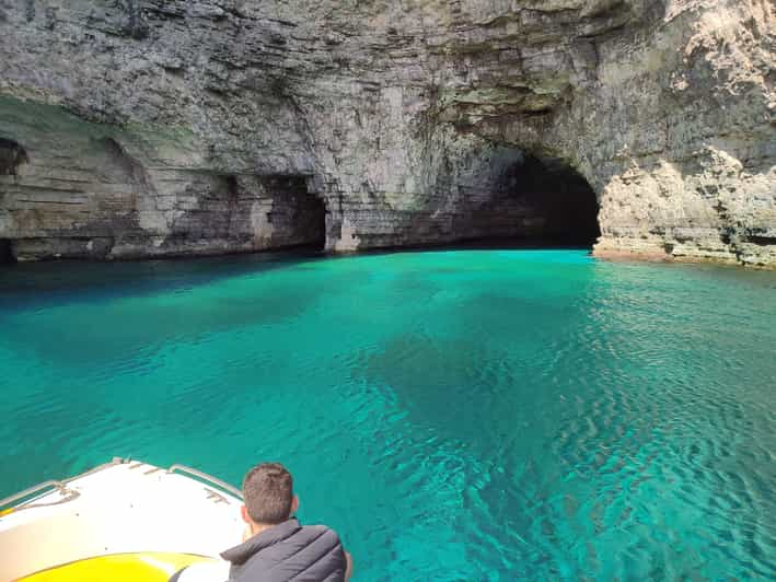 1 hora Alrededor de Comino + Traslado a la Laguna Azul