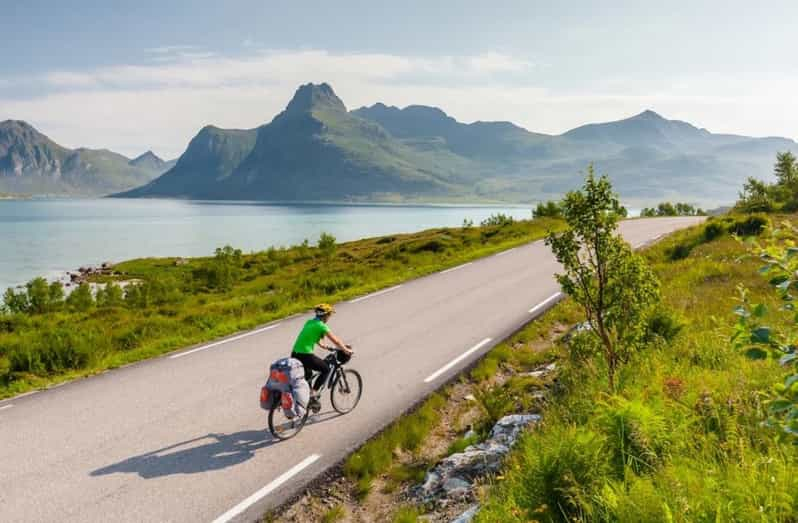 Islas Lofoten: Excursión panorámica en bicicleta de carretera