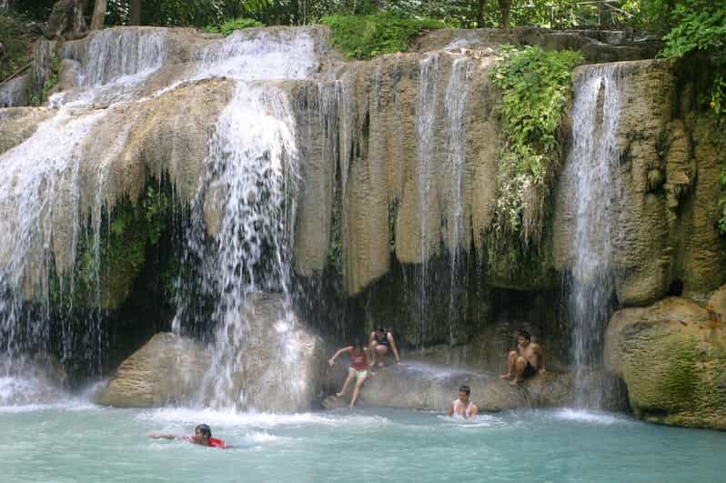 Bangkok: Recorrido por las cataratas de Erawan, el río Kwai y el Ferrocarril de la Muerte