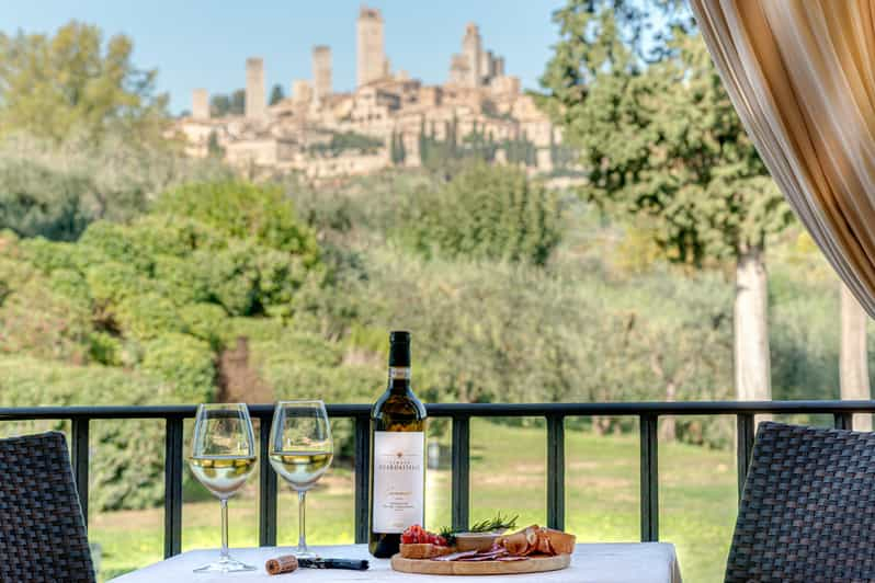 San Gimignano: Mini Tour del Vino con aperitivo toscano