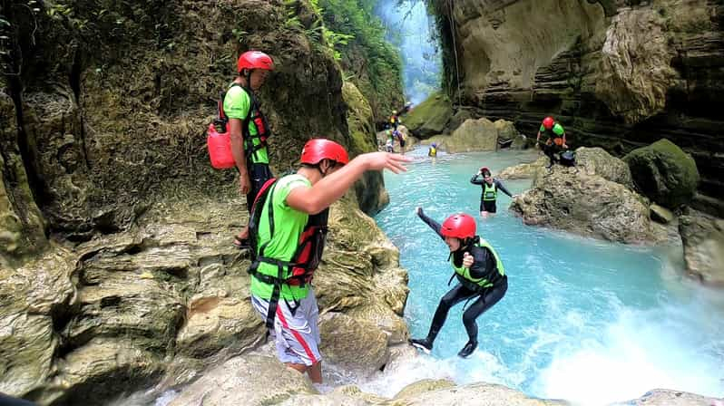 Desde Cebú: Excursión de un día a las cataratas Kawasan para saltar desde los acantilados