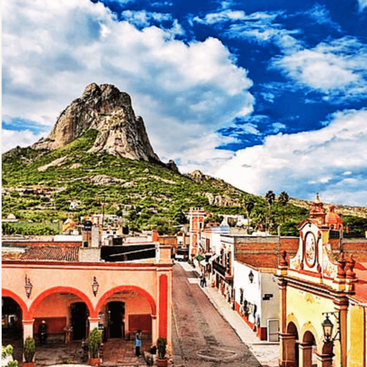 Ciudad y Peña de Bernal