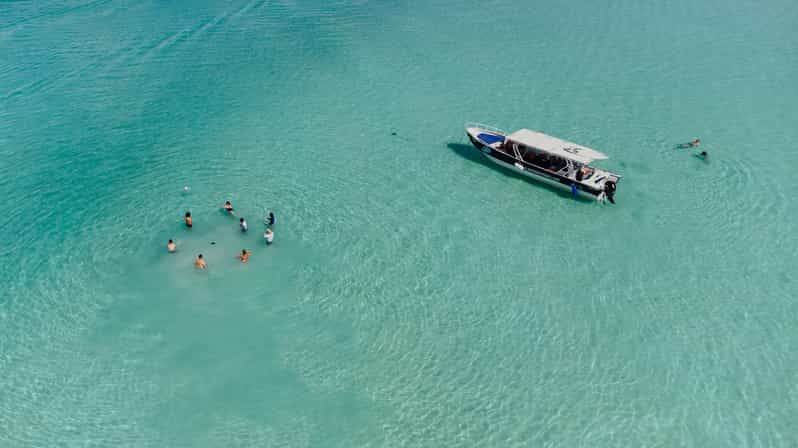 Tour en barco por la laguna de Bacalar con barra libre y aperitivo