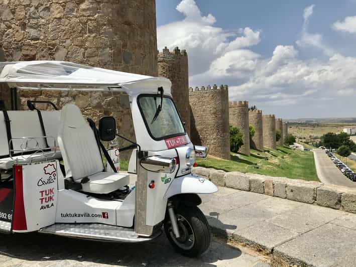 Ávila: Hop-on Hop-off Tuk Tuk Tour