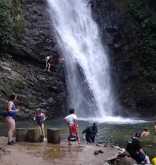 Excursión por la selva de Fiyi y descubrimiento de una cascada con ceremonia de kava