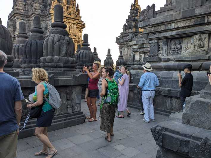 Explorando Borobudur, Prambanan y Yogyakarta (Personalizable)