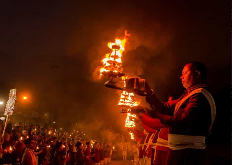 Explora Rishikesh a la luz de la noche :Tour a pie guiado de 2 horas