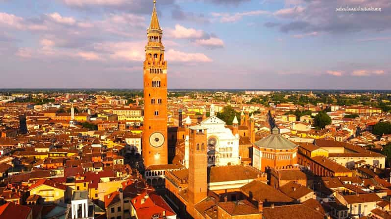 Cremona: Ciudad de arte y música en italiano