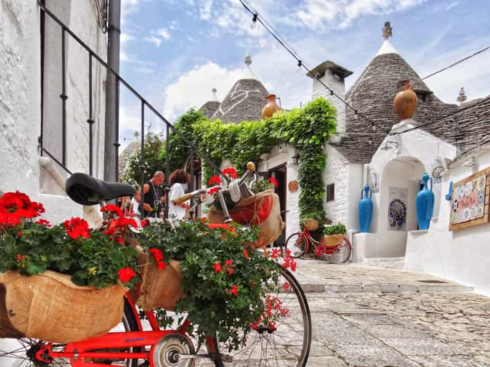 Alberobello e Matera: tour da Bari con Bus privato