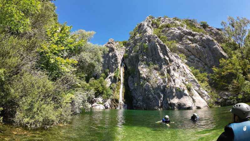 Split/Omiš: Barranquismo en el río Cetina con guías titulados