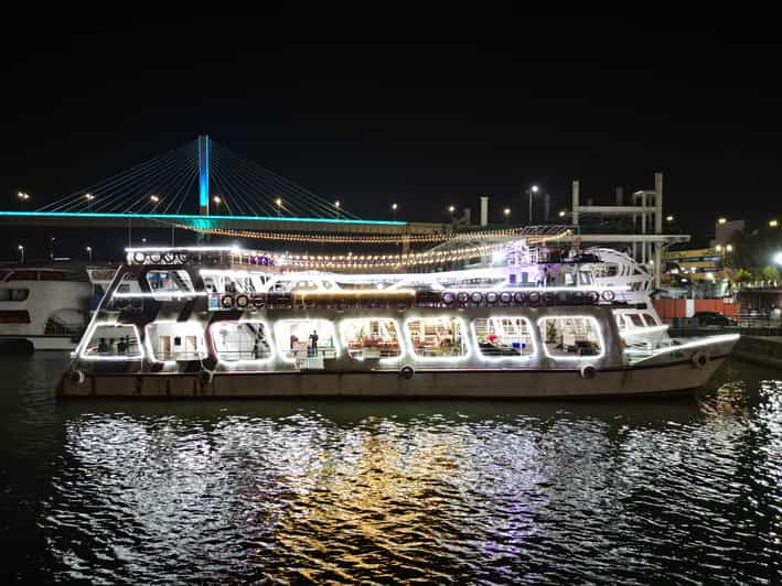 Panaji: Cena Crucero con Bebidas y Entretenimiento en Vivo