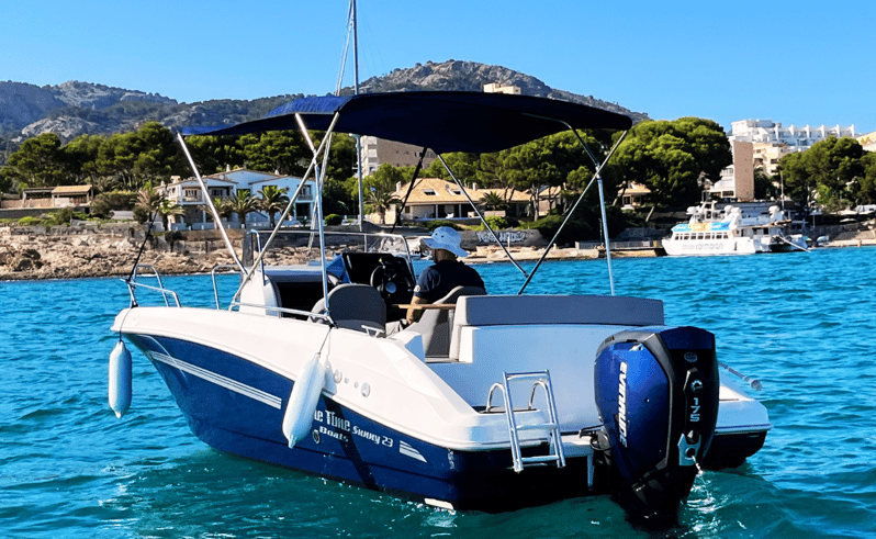 Santa Ponsa: Tour en barco con licencia. ¡Sé el capitán!