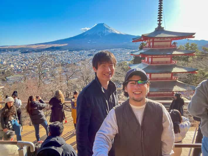 Recorrido turístico privado en coche por el Monte Fuji con guía japonés