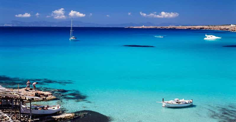 Ibiza: Crucero a Formentera con Bebidas, Comida y Snorkel