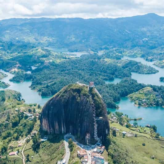 Recorrido en helicóptero por Guatape Antioquia