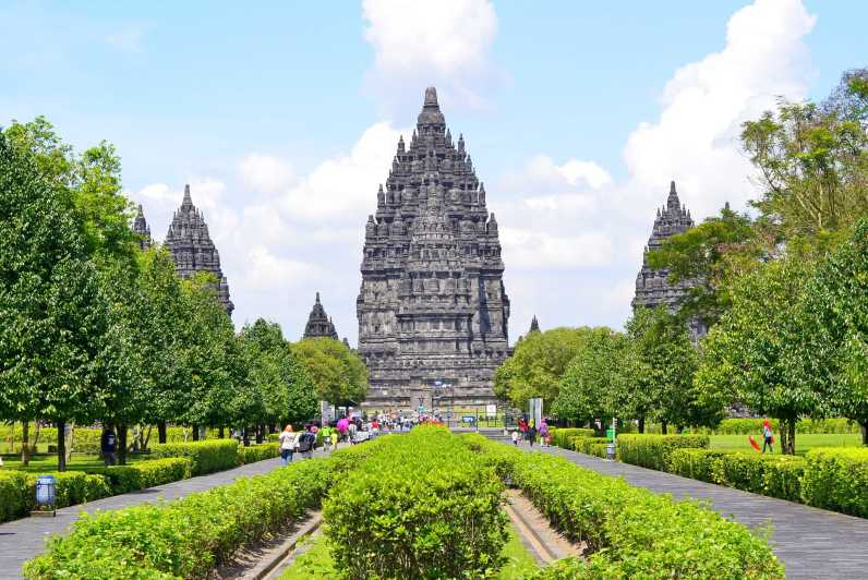 Excursión de un día al Amanecer de Borobudur, Volcán Merapi y Prambanan