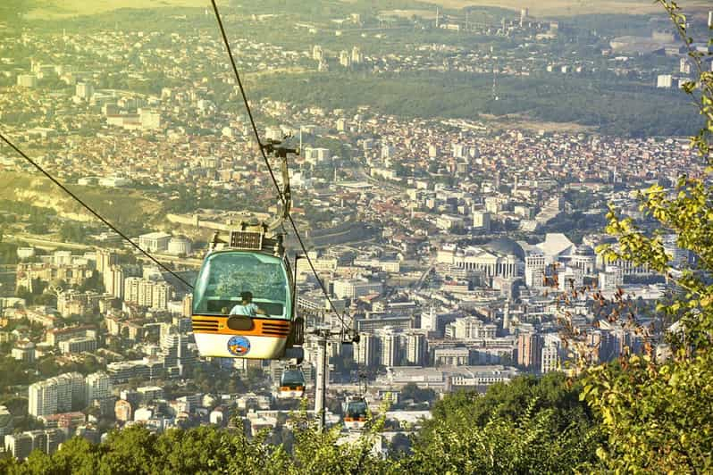 Cruz del Milenio, San Pantelemón y Cañón de Matka desde Skopje