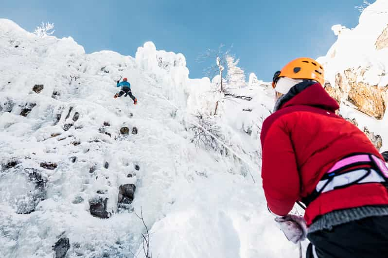 Pyhätunturi: Prueba la escalada en hielo en la Laponia finlandesa