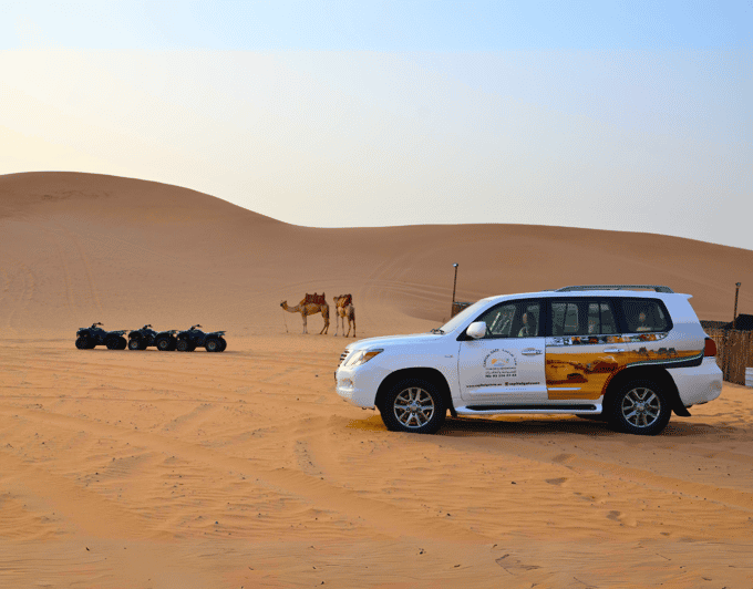 Abu Dhabi: Safari por el desierto con espectáculos en directo y cena barbacoa