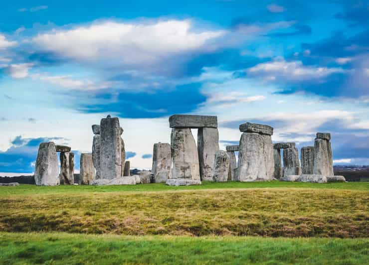 Desde Bath: Excursión de un día a Stonehenge y los Cotswolds con entrada