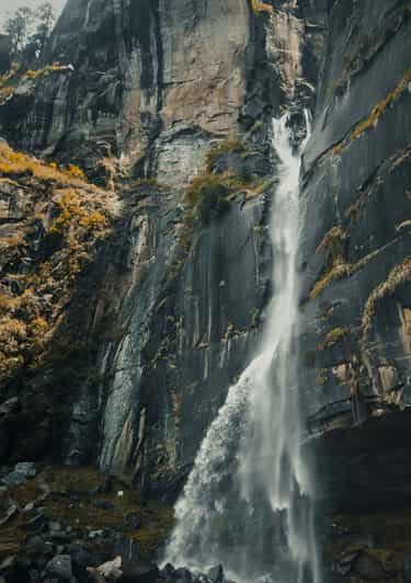 Excursión a la Cascada de Jogini desde Manali