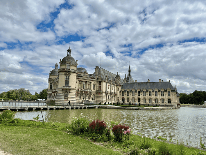 Gran Caballeriza del Príncipe de Conde y Palacio de Chantilly