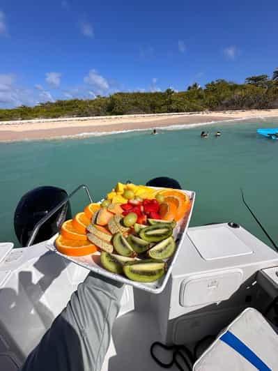 Catamarán a motor Todas las excursiones a las islas incluidas