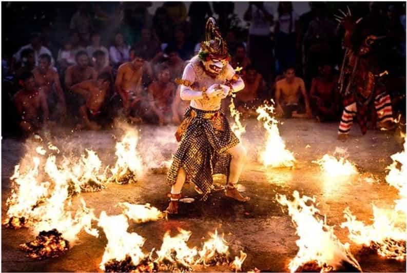 Templo de Uluwatu y danza Kecak con puesta de sol - todo incluido