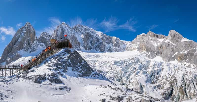 Excursión a la Montaña Nevada del Dragón de Jade en Lijiang con Teleférico y Espectáculo