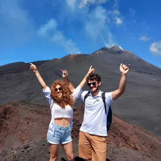 Desde Siracusa: Senderismo por el Etna y Cata de Vinos