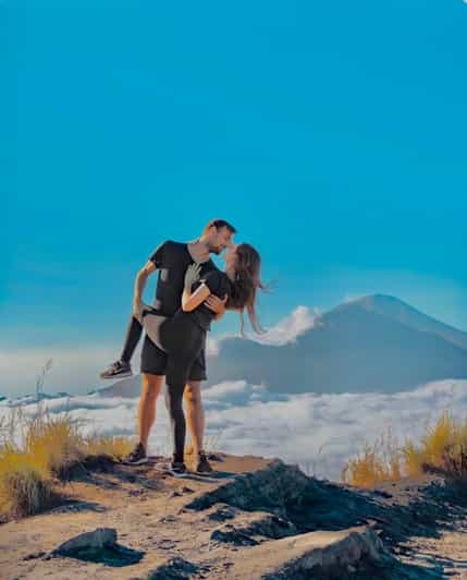 Ubud: Excursión al amanecer en el monte Batur, desayuno y aguas termales del volcán