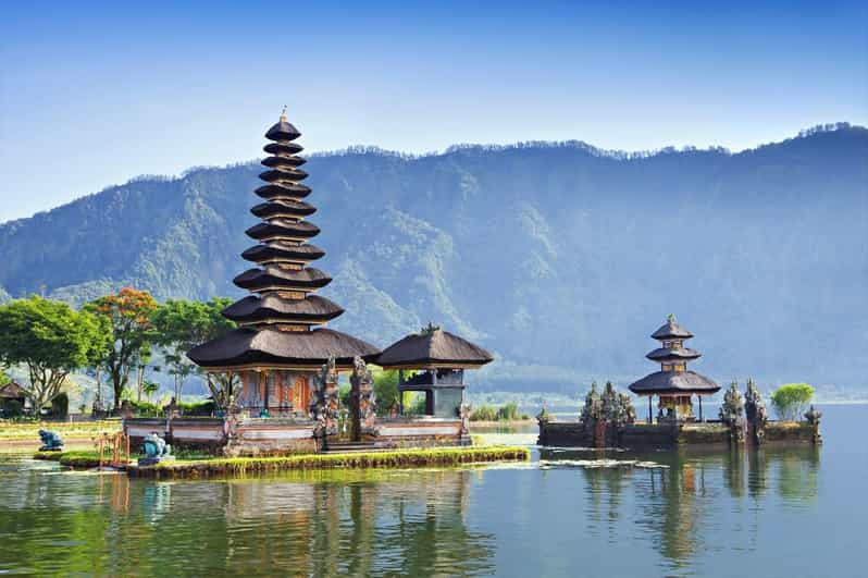 Norte de Bali: Cascada de Banyumala y Templo de Ulun Danu Beratan