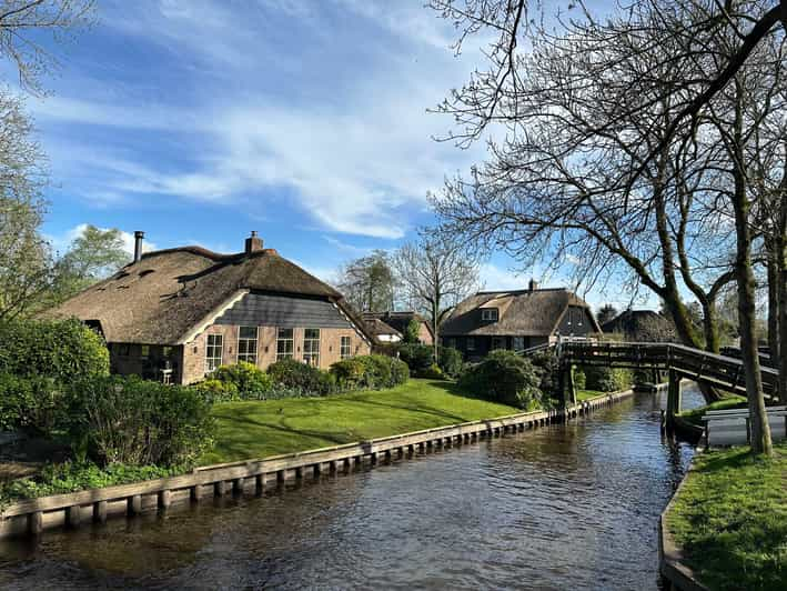 Amsterdam: Tour privado Giethoorn, Zaanse Schans Guía local