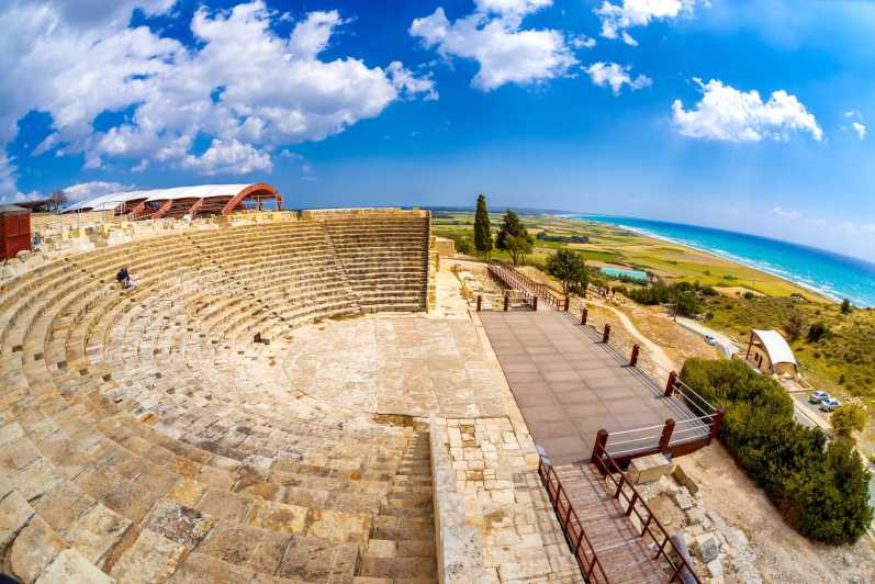 Desde Pafos: Tour de día completo por Kourion y Omodos en español