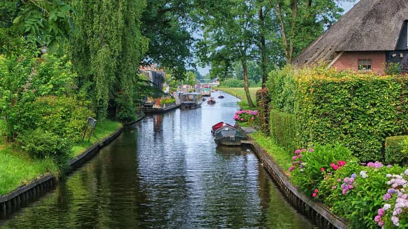 Desde Ámsterdam: Excursión al Campo de Zaanse Schans y Giethoorn