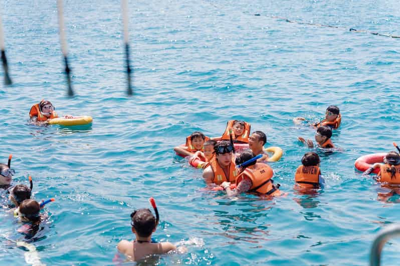 Nha Trang: excursión por las islas, snorkel y fiesta flotante