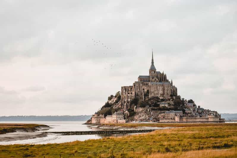 Mont-Saint-Michel: Audioguía In-App y Admisión (EN, FR)